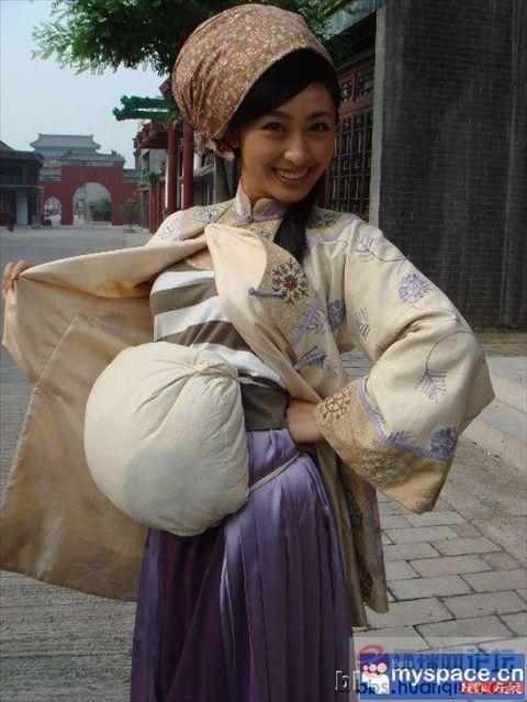 真人演示如何把漂亮女演员的肚子<em>搞大</em> - 图说世