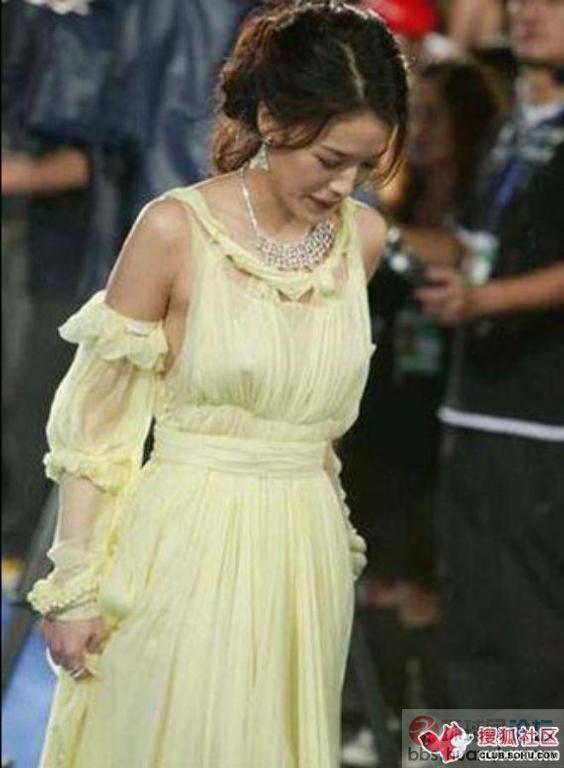 中国<em>女明星</em>都<em>不喜欢</em>穿<em>胸罩</em>全集(组图) - 图说世