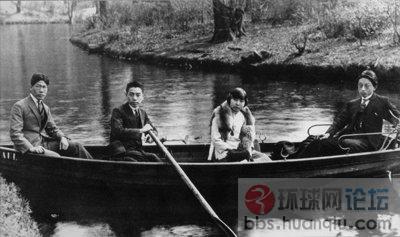 1921年周恩来加入中国共产党1922年他与入党介绍人张申府右一.jpg
