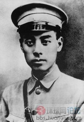 这是担任黄埔军校政治部主任时的周恩来.jpg