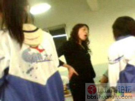 <em>BH女</em>教师怒打女生20耳光 - 图说世界 - 环球网