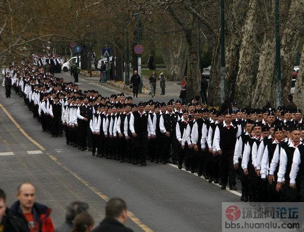 匈牙利新纳粹组织恐怖大游行