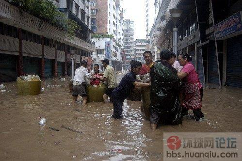 乡镇平均人口_...城、桂花泉部分乡镇村落被淹.全县12个乡镇均不同程度受灾(3)