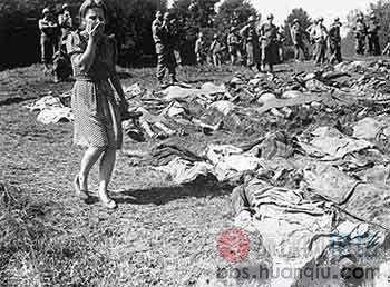 德国法西斯屠杀犹太妇女惨景[组图]