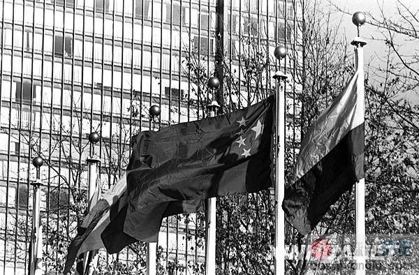 看来有人误解了,统一之后改国号、国旗的说法