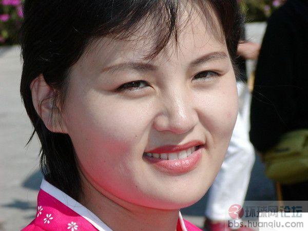 <em>朝鲜</em>街拍<em>美女</em>,据说<em>一袋大米</em>就能带回中国