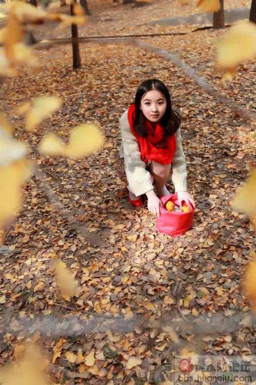 一个<em>女人</em>树<em>林</em>下 - <em>天下</em>美女 - 环球网社区