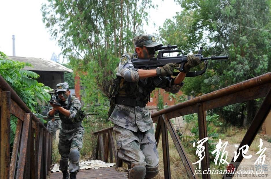 解放军、武警的单兵装备比美军也不差多少了!