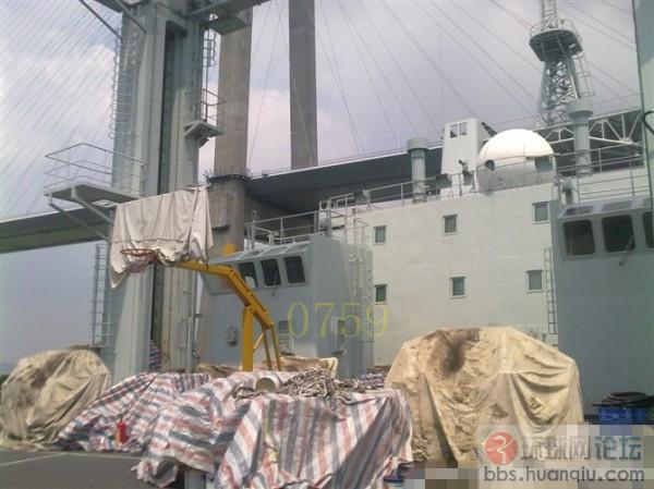 887补给舰护航太辛苦了,这又进厂维护了!