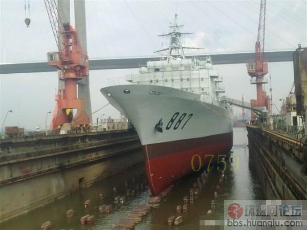 887补给舰护航太辛苦了,这又进厂维护了!