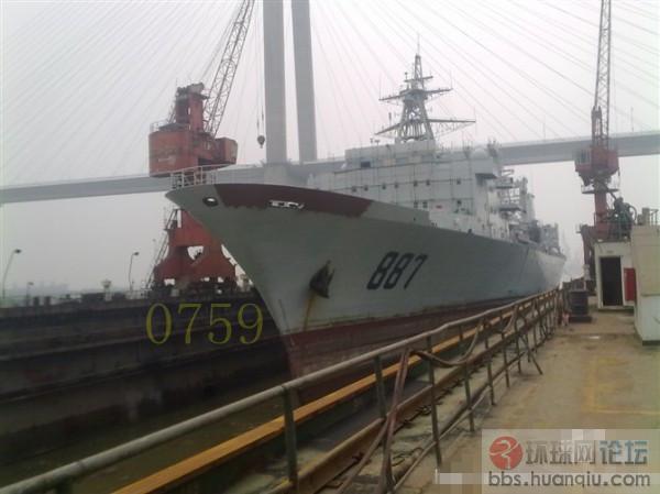 887补给舰护航太辛苦了,这又进厂维护了!