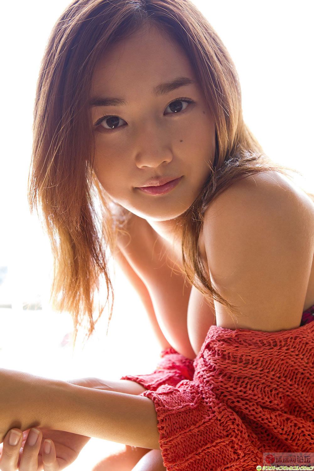 <em>红毛衣</em>女孩 - 天下<em>美女</em> - 环球网社区