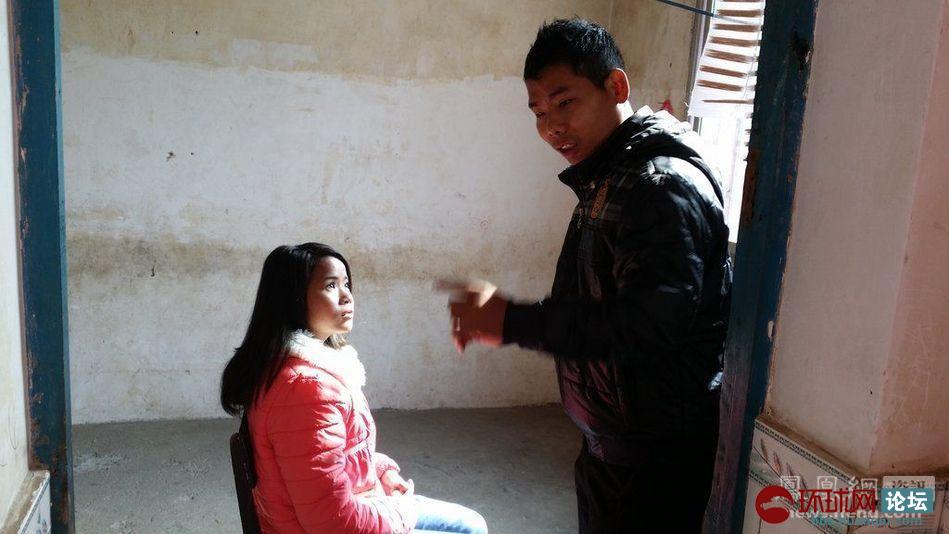 警察警车开道 私下<em>贩卖</em>外国<em>女孩</em> (高清组图) - 关