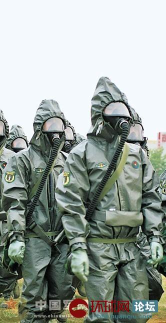 中国战略导弹部队换新型防护服 似星际战士
