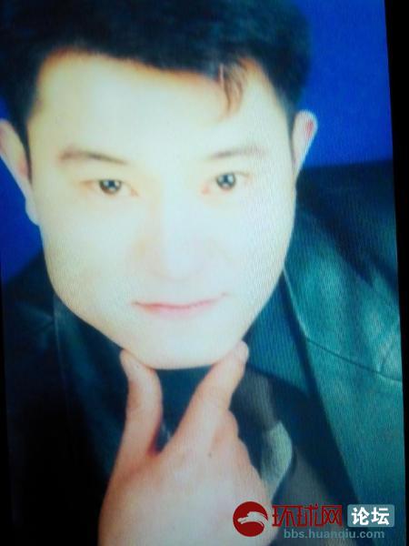 河北定州一白发老人十二年如一日为儿子喊冤