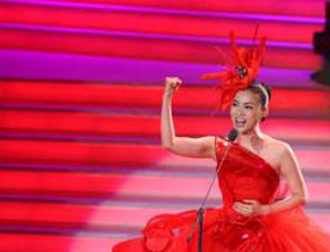 震撼！解放军美女在台湾唱了这首歌
