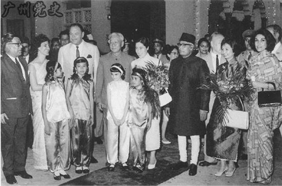 <em>刘少奇夫人王光美</em>外交掠影(组图)_杂文大家_环