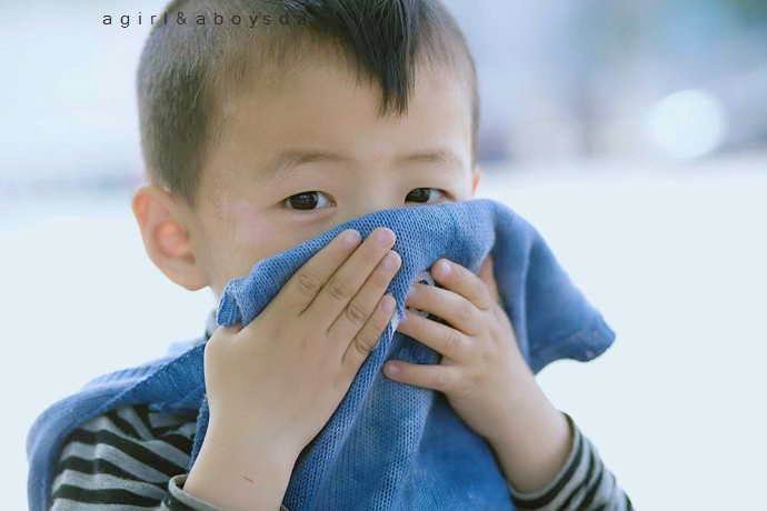 <em>小女孩</em>突然<em>尿尿</em>痛咋回事?_龙凤胎老爸_环球博