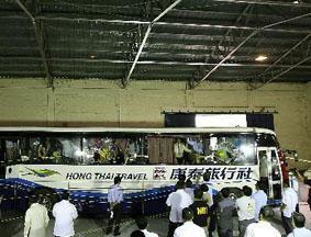 菲“事件调查和评估委员会”勘察被劫客车
