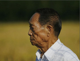 袁隆平：解决粮食短缺唯一途径是科技进步