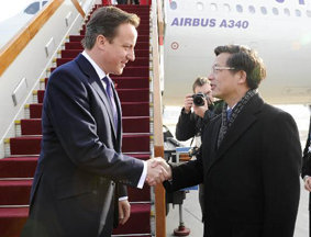 英国首相卡梅伦抵京访华