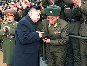 金正恩任朝军最高司令后首次视察部队