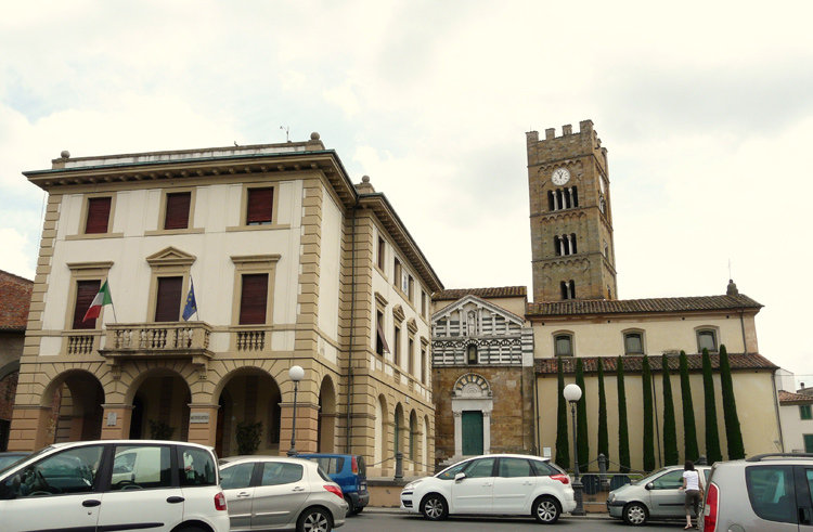 那不勒斯市政厅广场_那不勒斯_意大利_环球旅