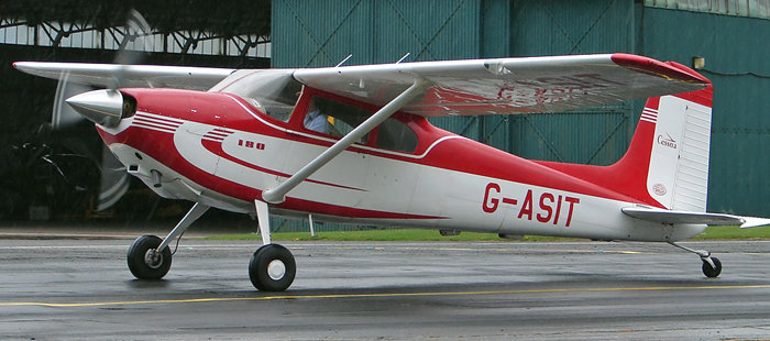 塞斯纳180" 高空马车"单发活塞式轻型通用飞机