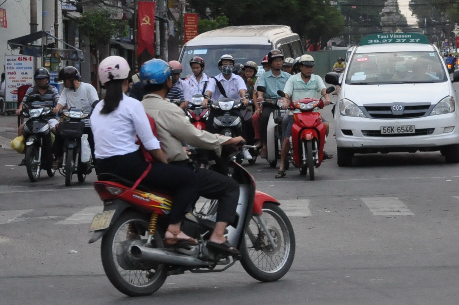 <em>越南街头</em>随拍摩托车<em>美女</em> - 环球旅游 - 环球网社