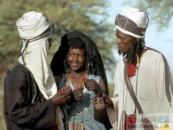 尼日爾:沃達貝(wodaabe)部落的一對錶兄弟