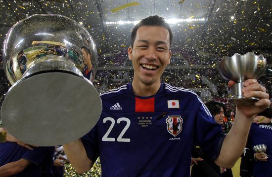 环球网 环球名人 体育人物 吉田麻也 >人物写真  maya yoshida